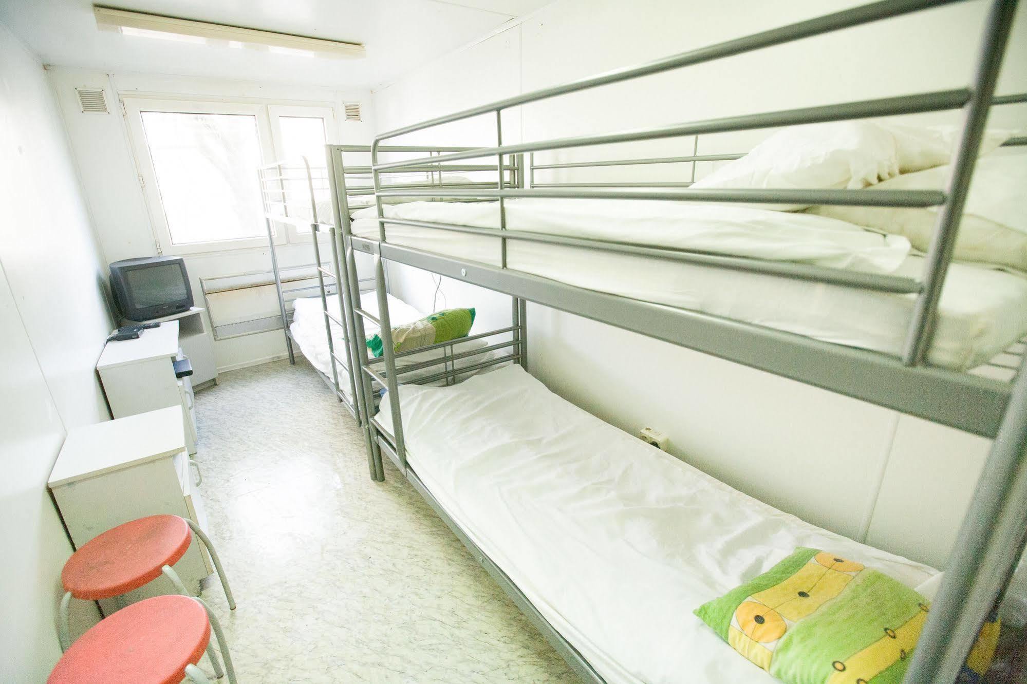 Hostel Metro Varsó Kültér fotó